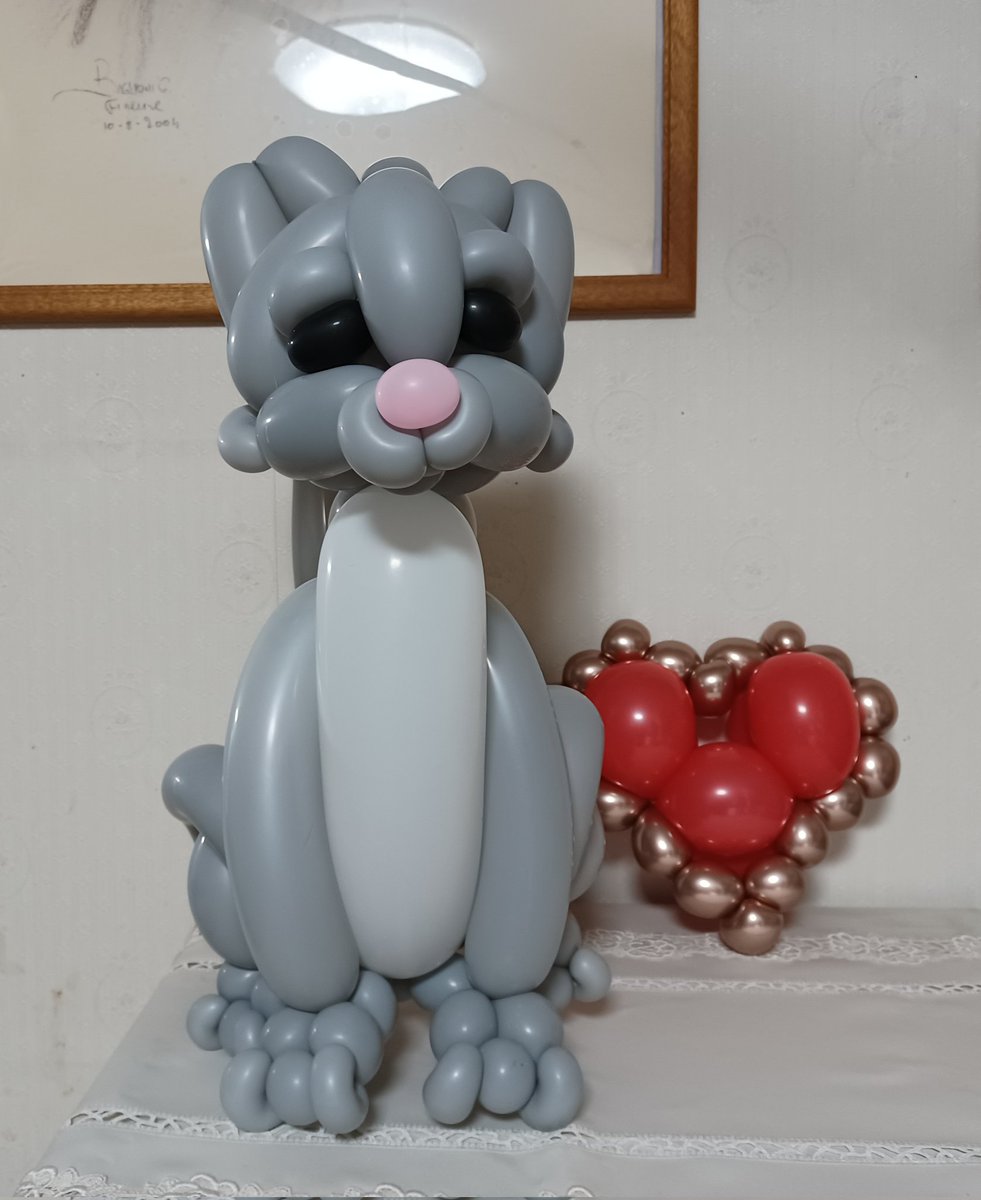 only1_noriko's tweet image. 今日は久しぶりにゆっくりとした日。
先月受講したJBANの講座の復習動画を見て、もう一回「ネコ」にチャレンジ。

#JBAN
#白ネコのフィギュア
#sosuke.horike