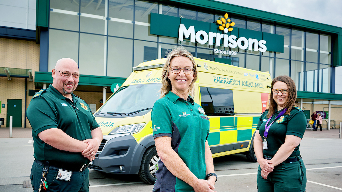 Morrisons's tweet photo. We want to help train the county’s future paramedics. So we’re sharing £2.1m of our Apprenticeship Levy fund to the Yorkshire Ambulance Service. Our funding means 200 apprentices can start the ‘Pathway to Paramedic’ programme over the next six months. Good luck everyone! https://t.co/st3AJHXwQX