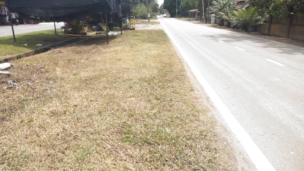 AHTNU_Area2's tweet image. Info 15.7.2021
Jln Bypass Safiah Murni, Marang

R03
Team #Marang
kerja-kerja memotong rumput (pusingan Julai)

Rumput Rapi dan kemas

#ThisIsMarang
#TSRM
@JKRTerengganu
@JKRMarang