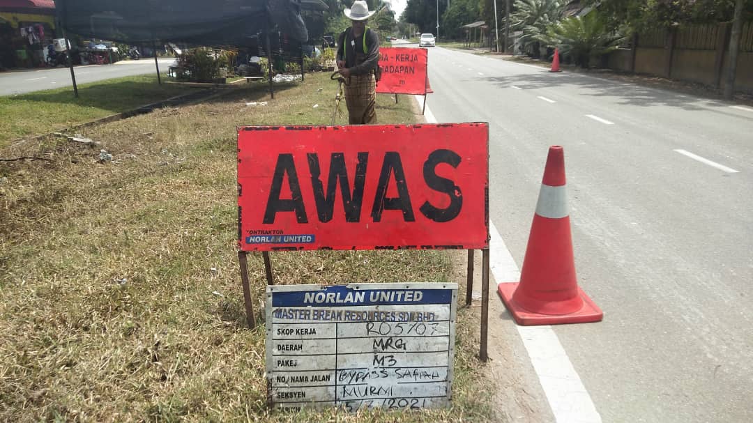 AHTNU_Area2's tweet image. Info 15.7.2021
Jln Bypass Safiah Murni, Marang

R03
Team #Marang
kerja-kerja memotong rumput (pusingan Julai)

Rumput Rapi dan kemas

#ThisIsMarang
#TSRM
@JKRTerengganu
@JKRMarang