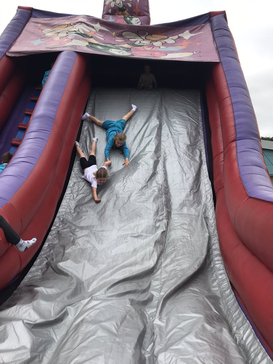 CastleWood_'s tweet photo. 2RH had the best time on the fun bus yesterday! 🚌 https://t.co/uVXpSqZCnI