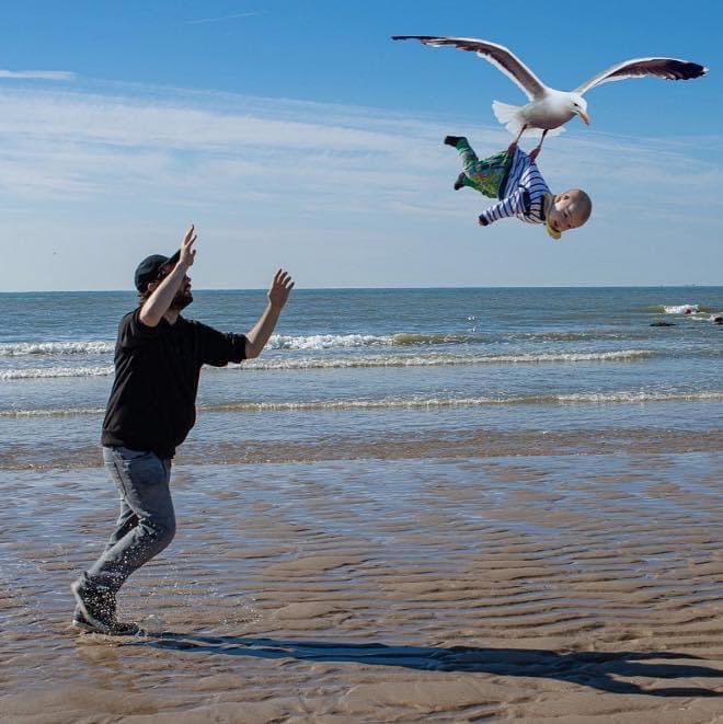 gogingeragency's tweet photo. This dad sends his girlfriend photoshopped photos whenever she asks if their kids are okay, and the results are hilarious. 😅😅
#photoshop #GraphicDesign #dadlife #funnies #goginger #viral https://t.co/iXvld3dgVs