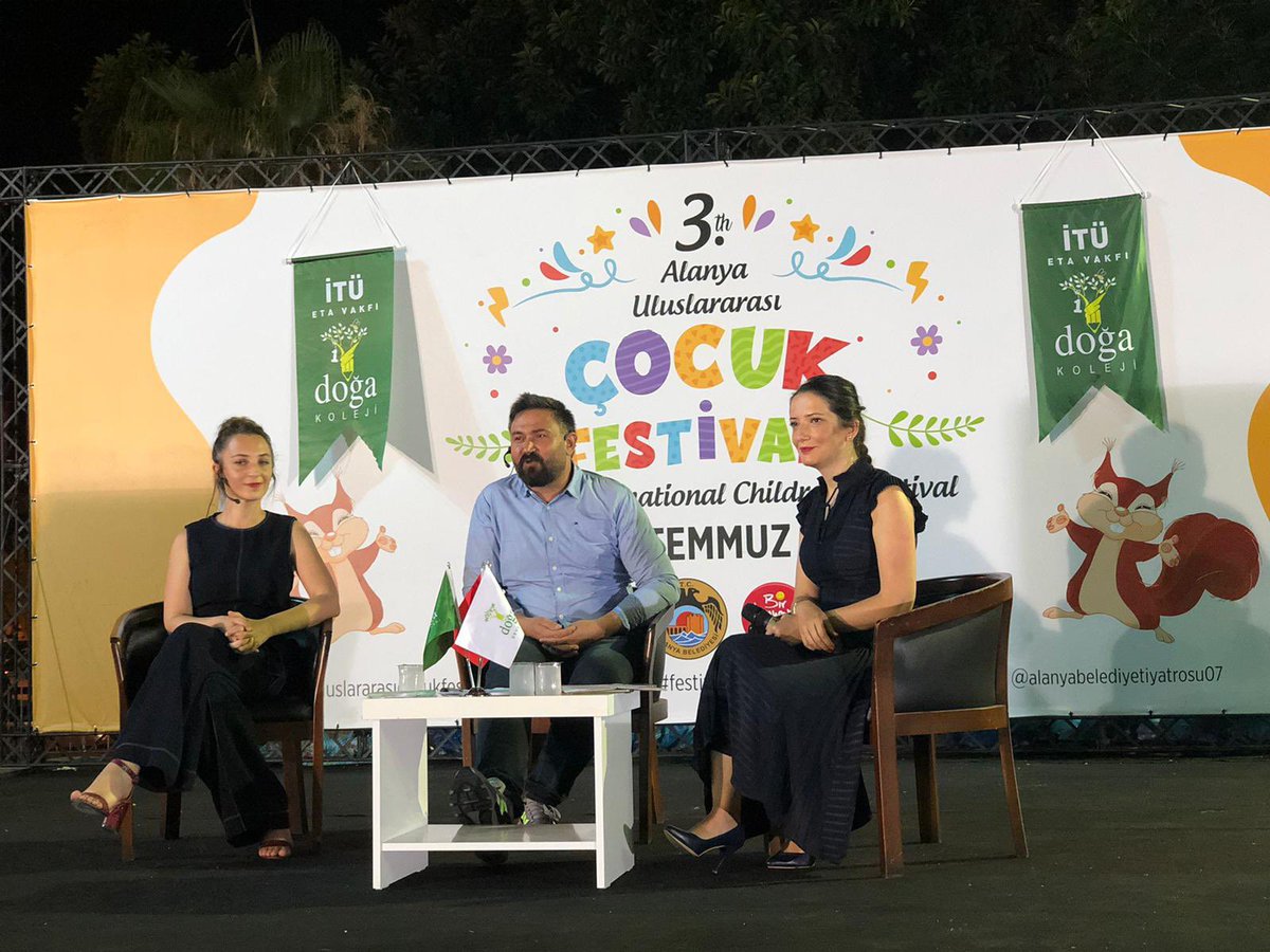 Alanya Çocuk Festivali~Akıcı Okuma ve Okuduğunu Anlamanın Sırları Söyleşisi <a href="/DogaOkullari/">Doğa Koleji</a> <a href="/serozeren/">Serhat Özeren</a> <a href="/ozgurkapann/">Özgür Kapan</a> <a href="/EnisEryaman/">Enis Eryaman</a> <a href="/cigdemmolla/">Dr. Çiğdem Mollaibrahimoğlu</a> <a href="/DogaAlanya/">İTÜ Eta Vakfı Alanya Doğa Koleji</a> <a href="/ALANYABLD/">Alanya Belediyesi</a>