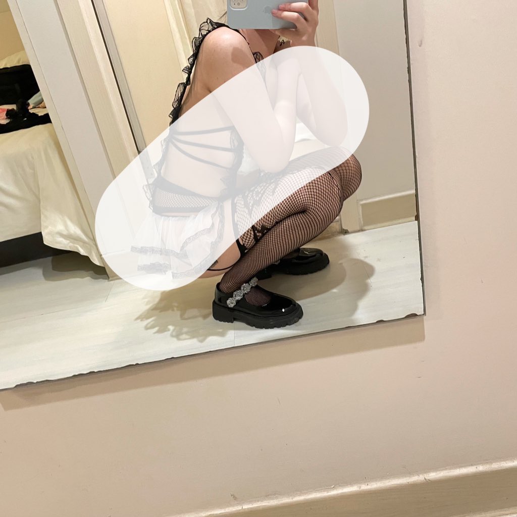 youzile555's tweet photo. 反差可爱小姐姐，竟然背地里做这些事！！别说啦，大家好好欣赏吧！
#找主人 #健身 #小母狗 #帅哥 #主人 #sm #腹肌 #文爱 #女M #母狗 #骚逼  #肉便器 #狗奴 #狗奴调教 #小骚货 #贱狗奴 https://t.co/AXSBHaDt3H