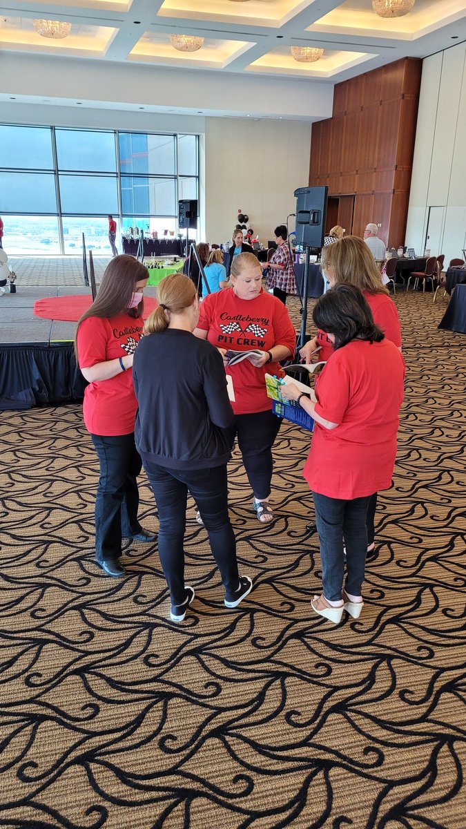 CassiSweet_CISD's tweet photo. Jigsaw activity in groups by chapter of the #LearningInTheFastLane book! #CISDFASTLANE @CastleberryISD https://t.co/SYWFiDib9e
