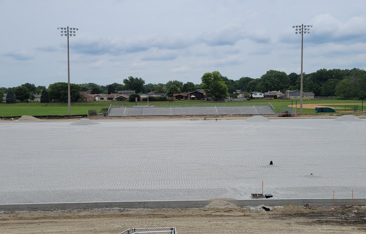 ShepardAstros's tweet photo. Picture in the upper left shows turf field on July 1, others taken yesterday.  So much progress!

@Shepardfootball @ABS_Athletics @jasonmaholy @disabato @mikeclarkpreps @EDGYTIM @michaelsobrien @millar_s @JeffVorva @WalderGreg @Shepardtfxc @LADYASTROSTRACK @Shepardsoccer https://t.co/lyTsO2TyDp