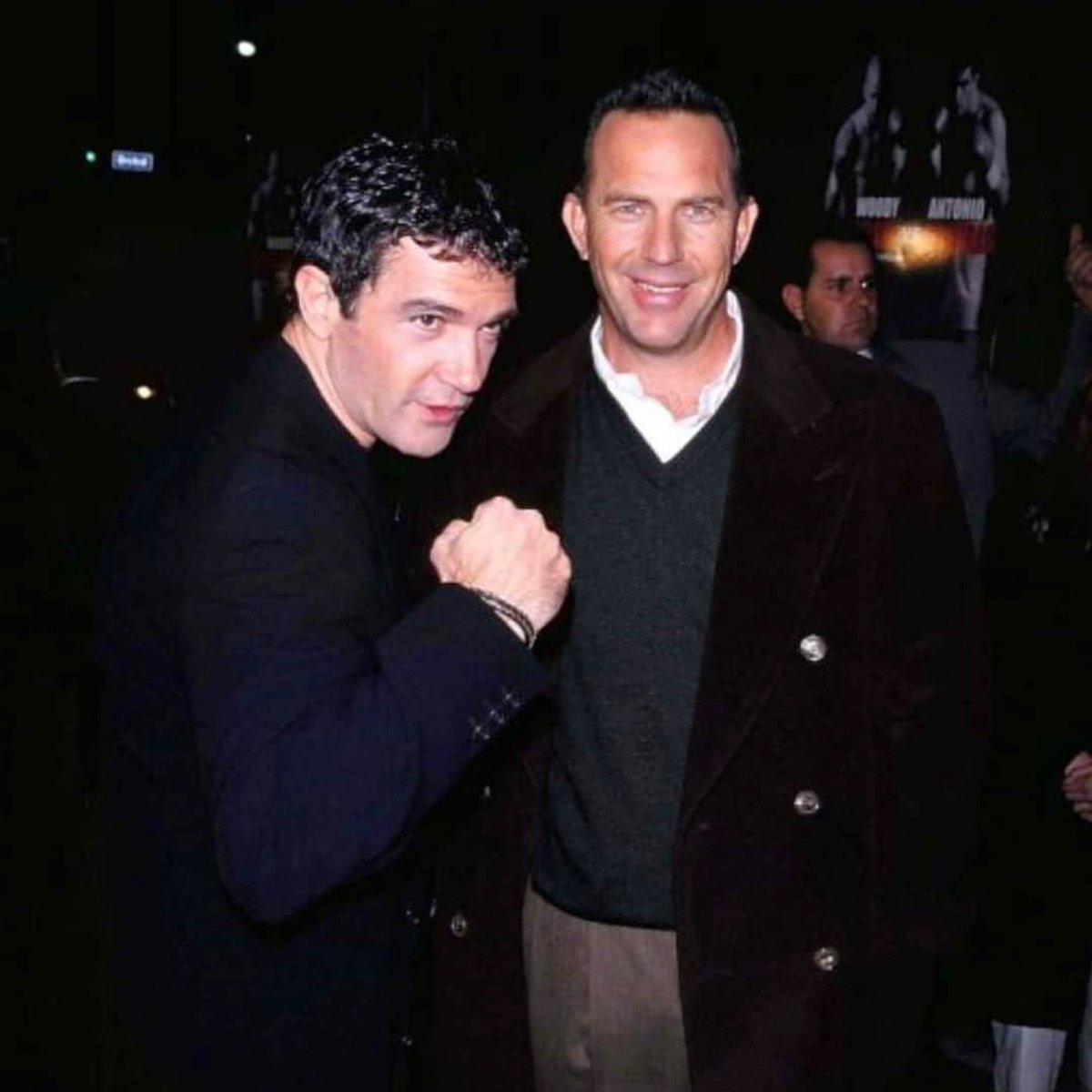 With #KevinCostner at “Play It to the Bone' premiere.

#TBT #Hollywood #WoodyHarrelson #RonShelton