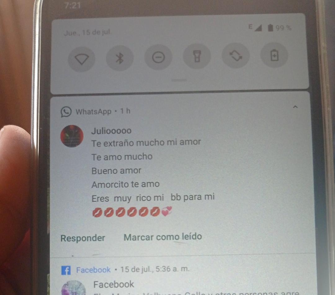 Mi papá dejó el celular mal parqueado y por accidente ví que su amigo Julio lo extraña mucho 😭