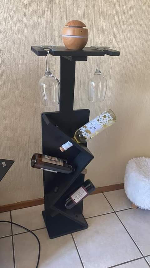 Meet a skillful man, Muofhe Khumbelo from Limpopo &amp; currently based in Protea Glen, Soweto. The Co-founder of RK Woodworks, he started his business with his sister in July 2020. Here are some of his beautiful &amp; amazing work🔥❤🤩😍🔥

#CyrilMustResign | Apology | #PhoenixMassacre