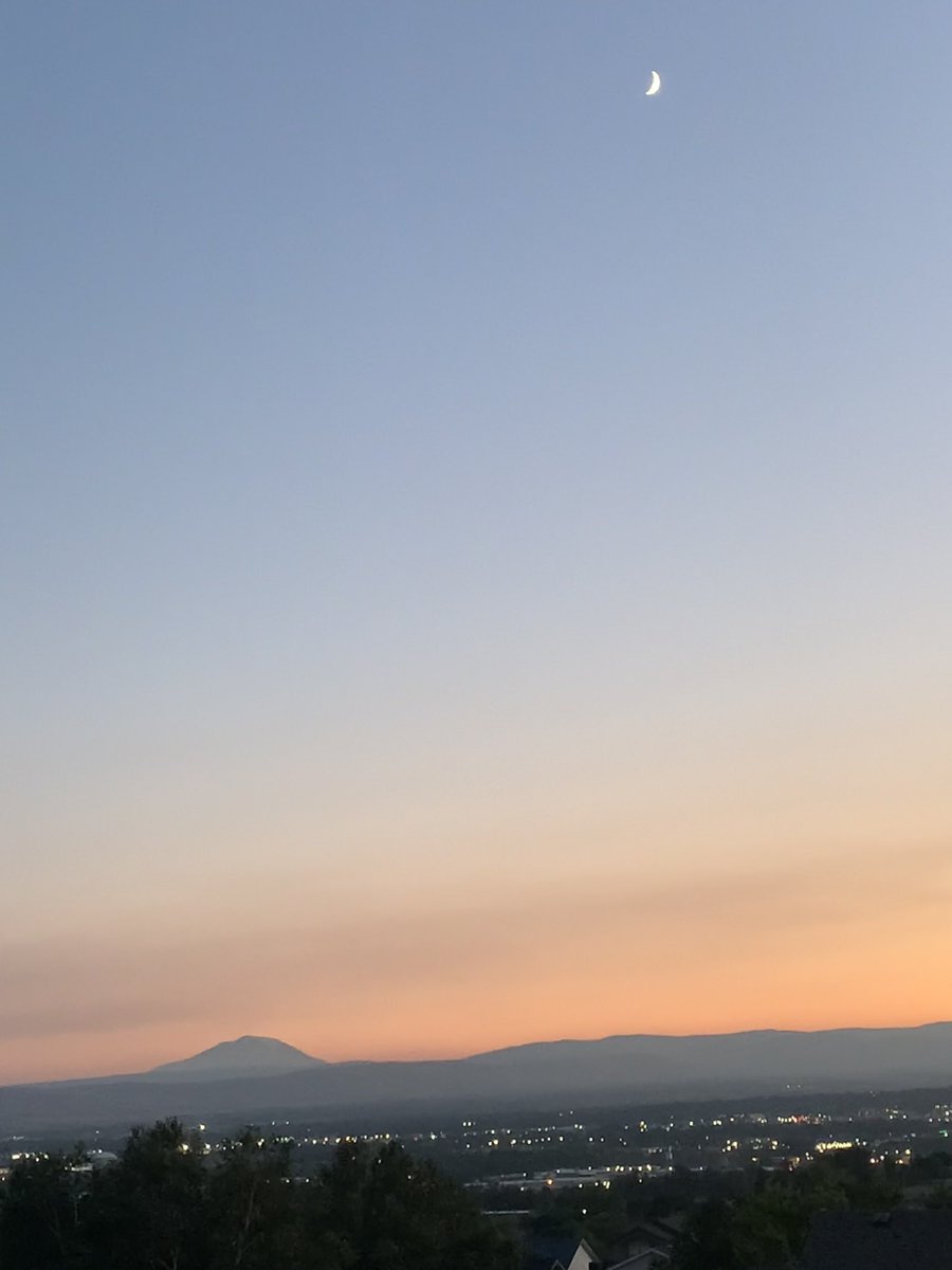 Waxing Crescent over Mount Adams during sunset last night #pnw #mountadams #citylights #myview