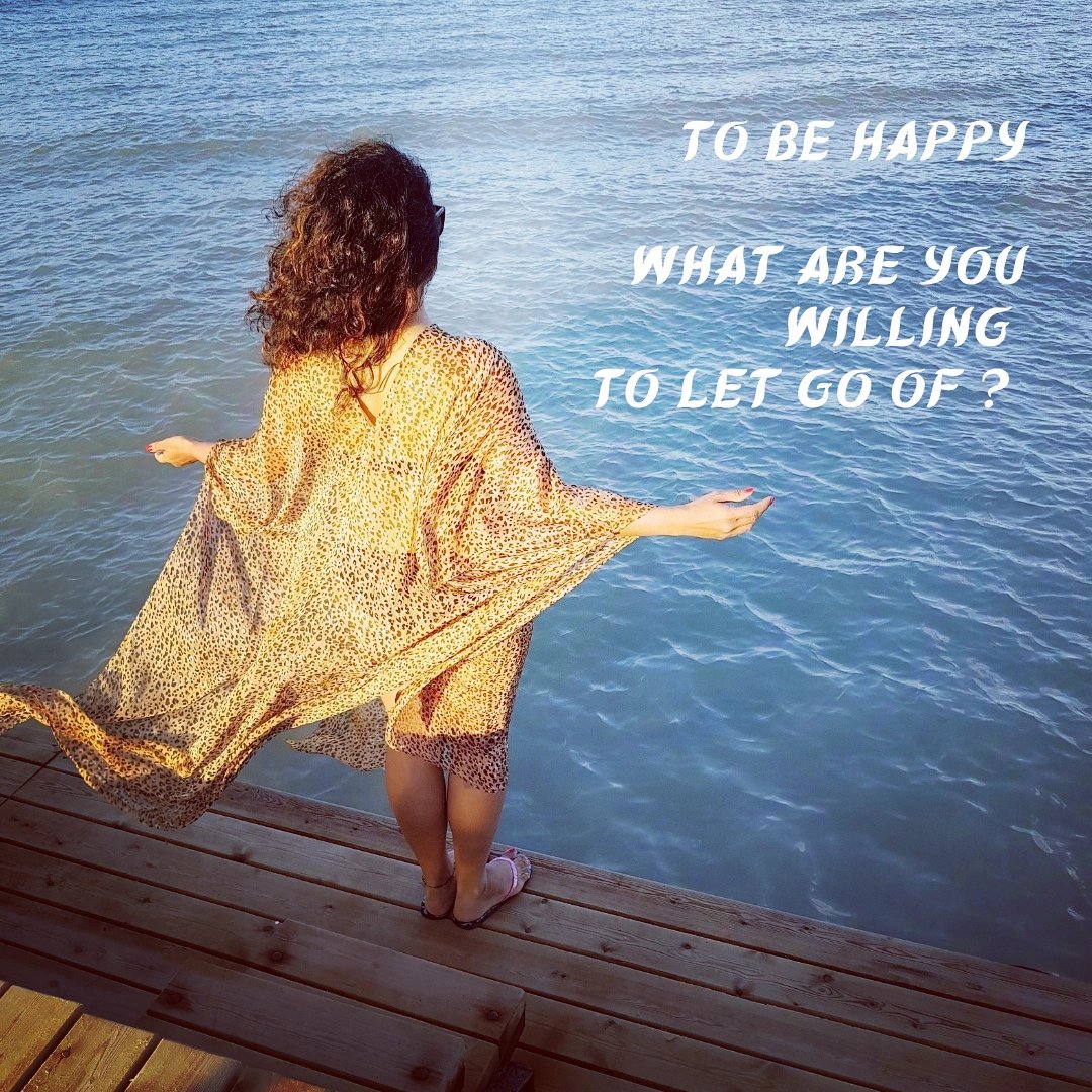 DivyaVithalani's tweet photo. To be Happy,Are you willing to let go of
-negative self talk?
-un-learn and re-learn?
-that toxic person from your life?
-your old stale habits and patterns that you are aware dont serve you?
-your phone for sometime as you start and end your day?
-blaming people and situations? https://t.co/PEgHJcqPib