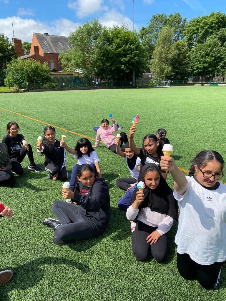 Greenhill_HT's tweet photo. Year 6 enjoying a well deserved ice cream courtesy of #visionforlearning
Many thanks. https://t.co/abHfJoI5oD