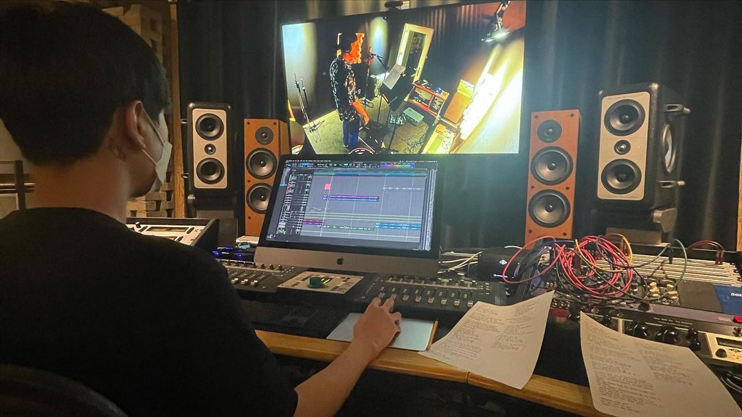 "ISLAND" IS FINALLY COMING FT. BM FROM KARD. 

Black Rose are we ready for this? OMG. #WOOSUNG