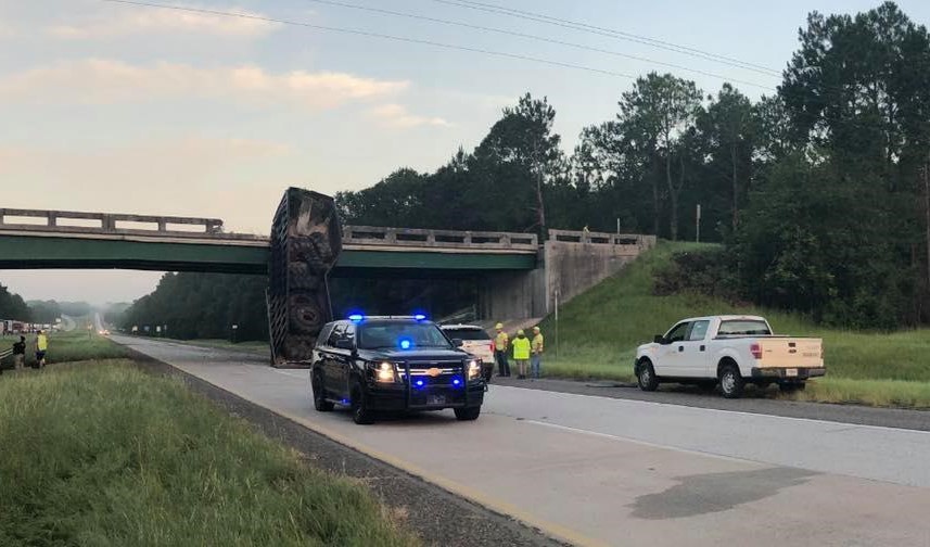 ATLNewsFirst's tweet image. Truck crashes into Georgia bridge, shifting it 6 feet | I-16 closed between Macon and Savannah: bit.ly/3ra4iHn