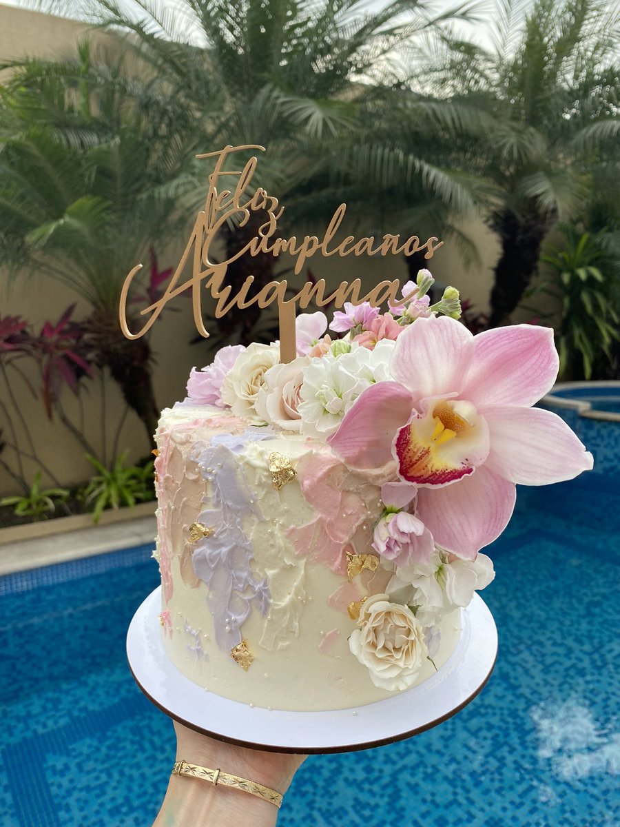 waylinvvd's tweet photo. Que horrible estar desempleada 😩 
Hago tortitas para poder irme a hacer mi posgradoo 🙏🏼🙏🏼 
Emprendedora en aprietos 🆘 
Instagram @waylinscupcakes https://t.co/Mo2l9VSngU