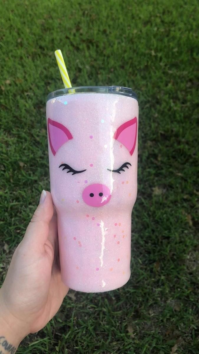 DiamondSvg's tweet photo. Pig Glitter Personalized Tumbler
#Cricut #Handmade #art 
https://t.co/FfWEhbZVY4 https://t.co/ByPdTYv1md