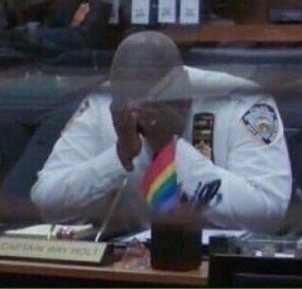 rakyhARTness's tweet photo. Il 12 agosto Ma Γ¨ l'ultima
esce B99 stagione e non
sono pronta
a dirli addioπ
#Brooklyn99 #b99 #BrooklynNineNine #jakeperalta #capitanHolt https://t.co/mDykMQ52Sa