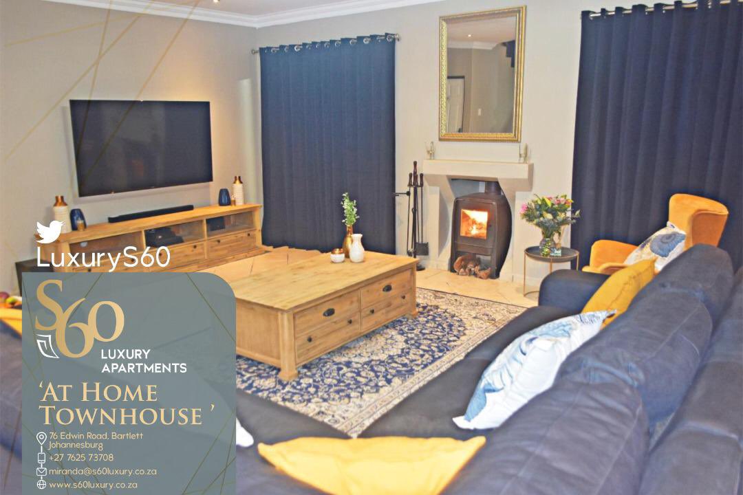 LuxuryS60's tweet photo. It must feel like home, even if it’s away from home…

We make it happen! 

WhatsApp: +2762573708 to book your luxury self catering Accomodation with us!

#TravelJozi #VisitSA #JoburgUpdates #Johannesburg @CityofJoburgZA https://t.co/Ey9Sgh9WL2