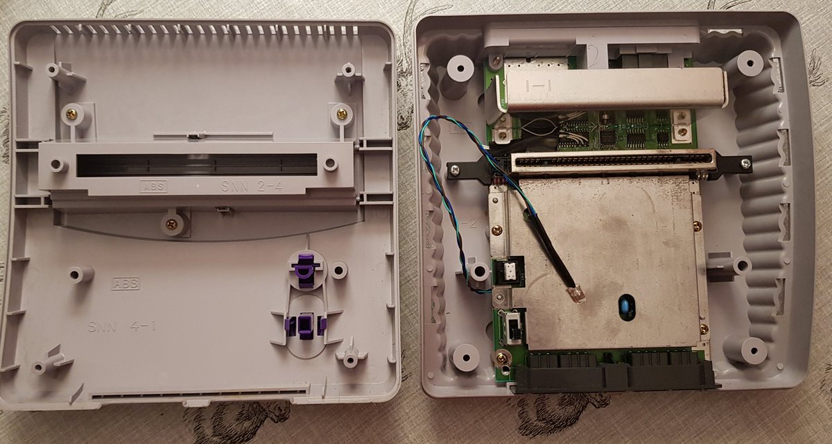 ____Yoda___'s tweet image. Another mod from @ConsoleMods installed - a #switchless #supercic mod for a US SNES mini. PAL Yoshi&apos;s Island booting at 60Hz with no region warning - brilliant! Excuse the messy RGB wiring from 20 years ago... #retrogaming #SNES #SuperNES #consolemodding