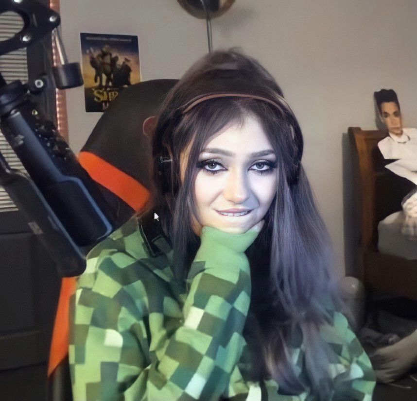 SingleIrishMilf's tweet image. ᅠ
ᅠ
ᅠ
          Minx seeing that FAT cock or your FAT tits~
ᅠᅠ
ᅠ

ᅠ