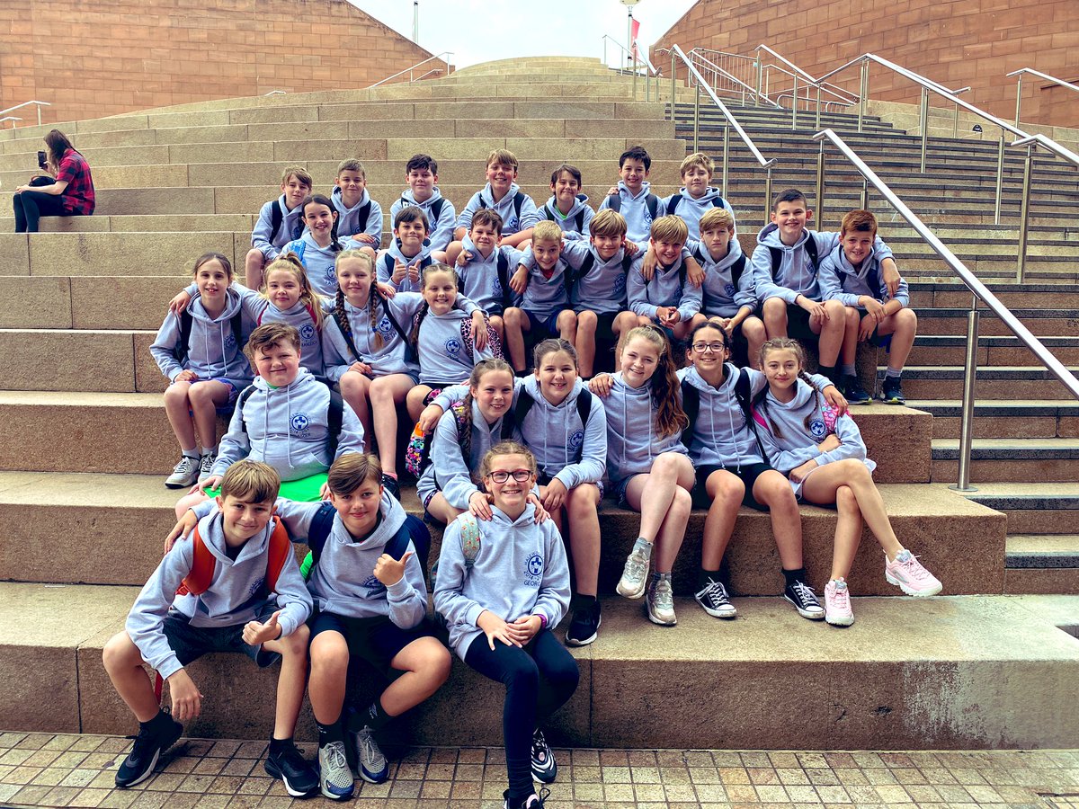 halewoodcofe's tweet photo. • YEAR SIX •

Year 6 having a wonderful time exploring Liverpool ☀️

Bring on the aqua park 🌊 https://t.co/auB3hi1OCF