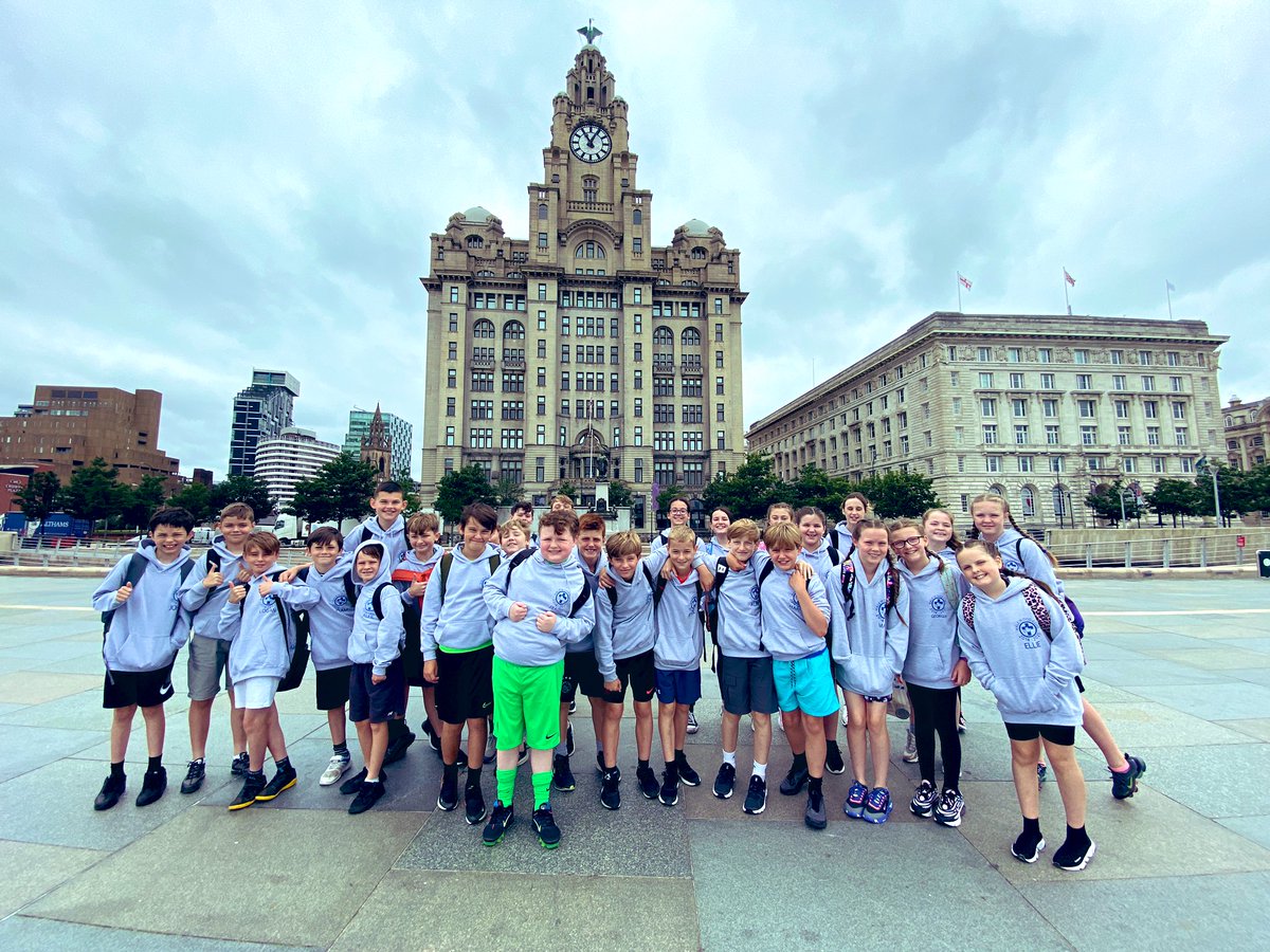 halewoodcofe's tweet photo. • YEAR SIX •

Year 6 having a wonderful time exploring Liverpool ☀️

Bring on the aqua park 🌊 https://t.co/auB3hi1OCF