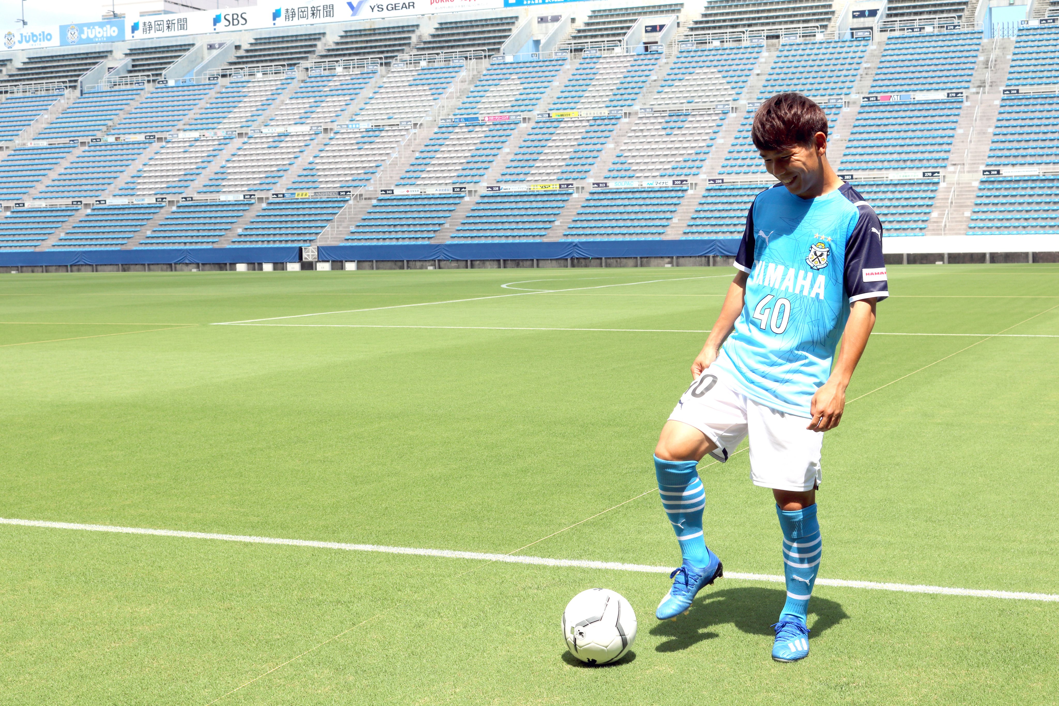 ジュビロ磐田 本日 金子翔太選手のオフィシャル写真撮影を行いました Twitterではオフショットをお届けします T Co 26kqj2keor Twitter