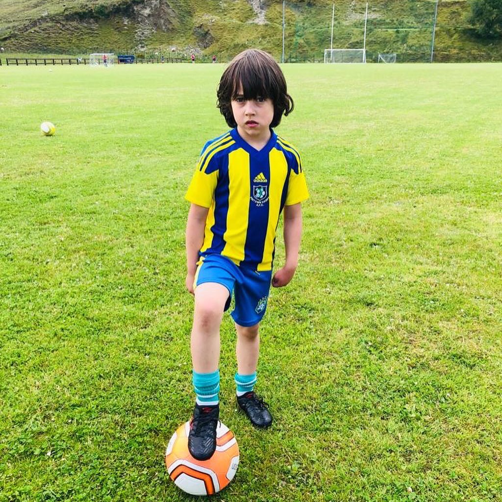 thenowastechef's tweet photo. The boys at soccer training with Isabella shouting them on every Sunday.
#fintownharps #fintown #soccer #number1supporter #littlesister #boyssoccer https://t.co/vAX51iaRYr