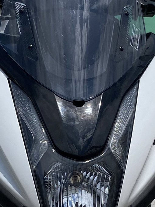 ここの穴を埋めるためのステッカーとかなんやらを模索してるんだけど決まらない 