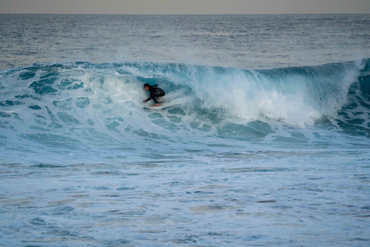 emmaneems's tweet photo. A few photos I took at #maroubrabeach yesterday. Swell was firing and surfers going nuts.
Check these guys out.
#surf #australia #bigwaves #beachlife #winter https://t.co/SXVmH5xuZE