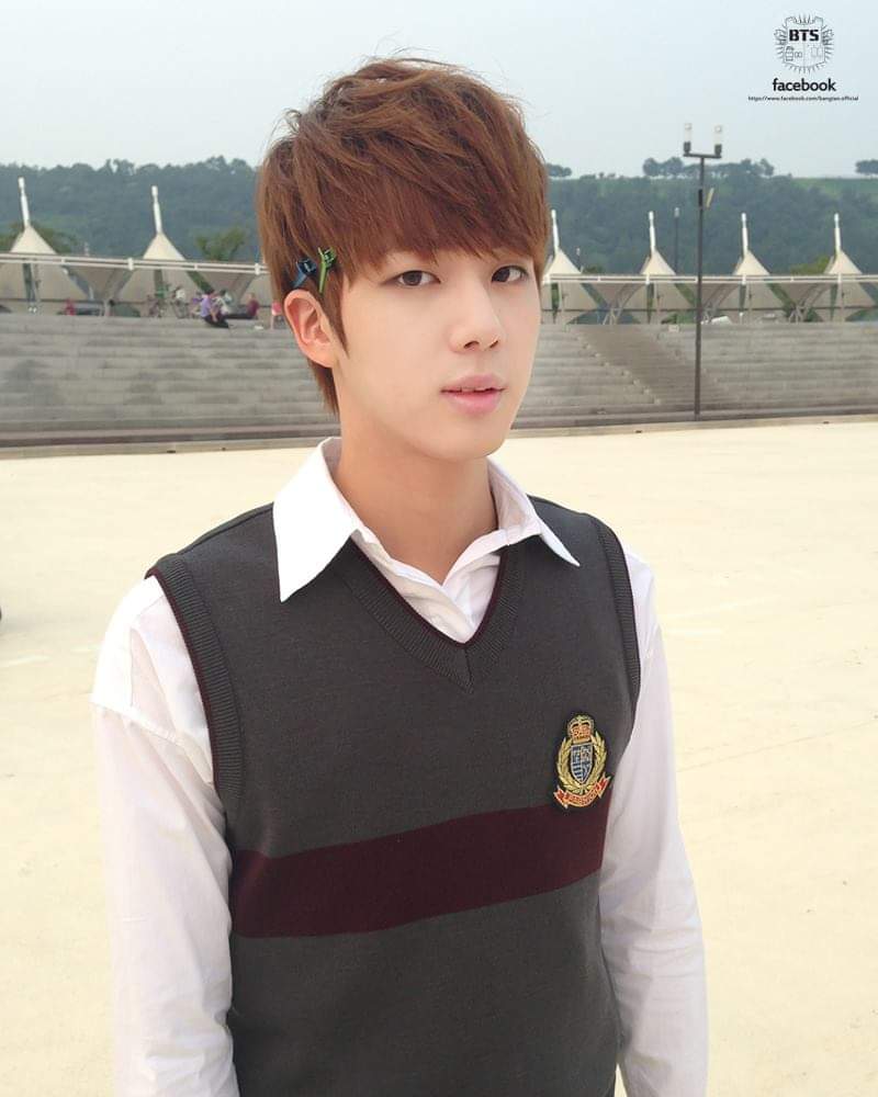 jinppang_26's tweet photo. 7 ปีผ่านไป พี่จินยังเหมือนเดิม เพิ่มเติมคือความหล่อ+น่ารัก😁

#JINB #SEOKJIN https://t.co/4mZIh6fjQe