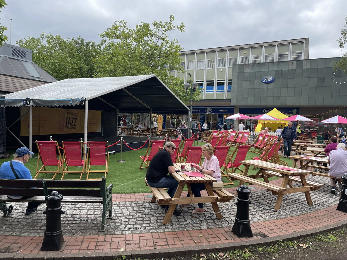 SolihullBID's tweet photo. ✅Preparations are complete and we’re ready for our ‘Welcome Back Party’ to start as part of the Solihull ‘sort of’ Jazz Festival! #soljazzfest
Andy Bennett and Rats in the Kitchen will be performing!
Please visit our website for line up & safety info ➡️ https://t.co/kdE02xjWSY https://t.co/6E6dZDtlyI