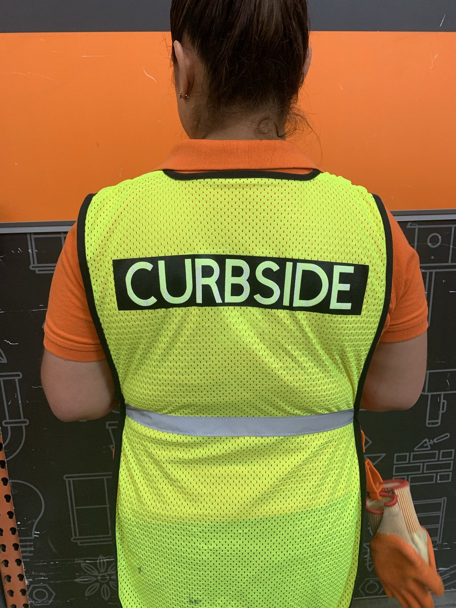 Great day at 6529! Wendy and her team are focused on development, our leadership behaviors, and clean off stage areas. Check out Veronica who has pride in her role as curbside and has a record time of 2.5 min! #PoweroftheGulf