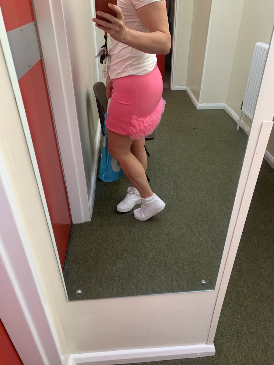 When a 7year old SEN child ask’s you to be his date for the school disco and ask’s you to wear a pink skirt….

You wear a pink skirt💗! The end. 

#SEN #autism #AutismAwareness #autismacceptance #schooldisco #ineverwearskirts