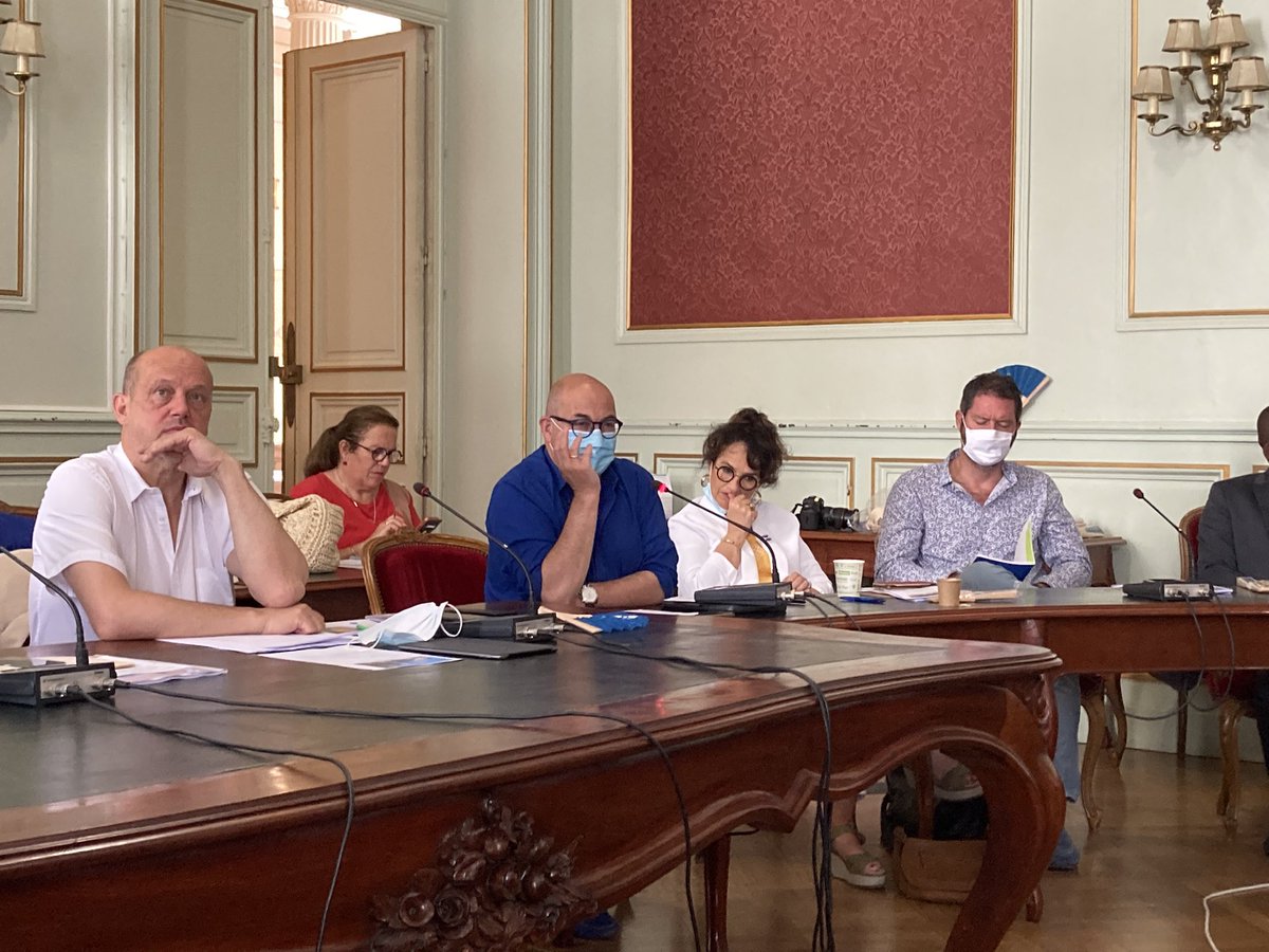 laFNCC's tweet photo. Assemblée générale. Rapport d’activité à plusieurs voix par les vice-président.e.s. L’occasion aussi d’accueillir les nouveaux adhérents, plus de 90 collectivités ont rejoint @laFNCC ces derniers mois. 
#avignonfncc2021 https://t.co/FHhfec3790
