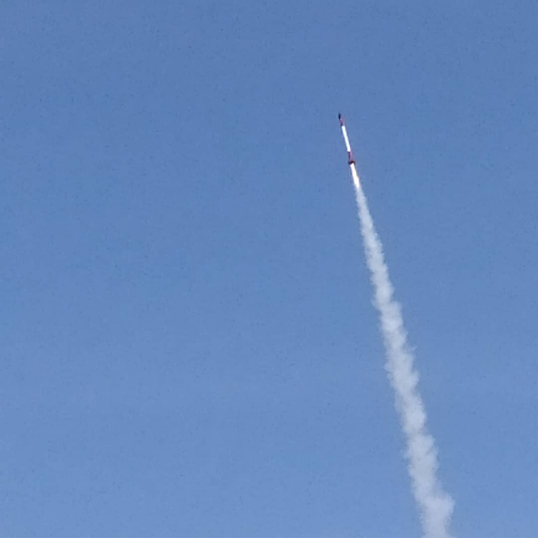 helios21famdif's tweet photo. Espectacular lanzamiento @EseroSp #cansat #cansatsp #cansat2021 #helios21 #famdif https://t.co/q6scdvbbTM