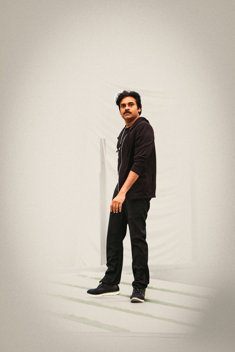 VasU_EsaKoNu's tweet photo. #AdvanceHBDJanaSenani https://t.co/MVzF1isuuO