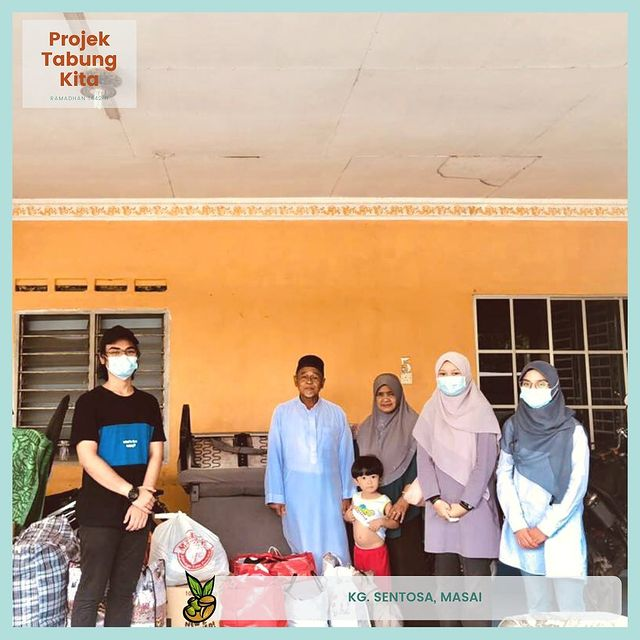 mfafirdausali's tweet photo. Ini adalah sebahagian aktiviti @peacetachia sebelum ini untuk edisi pertama Tabung Kita yang dijalankan pada Ramadan lepas. Cuma kali ini, kami fokuskan kepada pelajar kerana ramai rakan2 yang struggle untuk kelas online akibat kekurangan keperluan ODL. https://t.co/bGUW2FMbNa