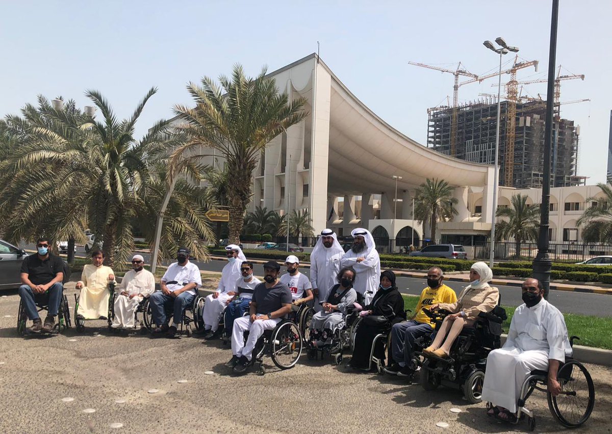 alazemi_law's tweet photo. #المعاقين أخذوا حقوقهم بصرف الكراسي التي تناسبهم دون إجبار @Pada_gov_kw هيئة #ذوي_الإعاقه لهم وذلك بعد الإعتصامات ومقابلة الوزير @Dr_malotaibi 
هل تريدون في كل مره إعتصام لأخذ الحقوق؟
هناك أثر رجعي لم يصرف
أحكام لم تنفذ
تنزيل إعاقات
 دعم 50 دينار الهيئة لم تصرفه مع كسب حكم محكمة https://t.co/nNz23866e0