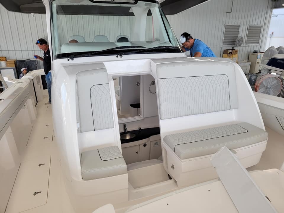 Intrepid_Boats's tweet photo. The new #Intrepid 427 #Nomad FE w/Twin @MercuryMarine 600 V-12βs is on its way to @HawksCayResort for its debut at the annual #IntrepidPowerBoats Owners Rendezvous!
#IntrepidBoats #HawksCay #NewModel #boats
#Mercury #IntrepidNation https://t.co/fvOVyNV0NO