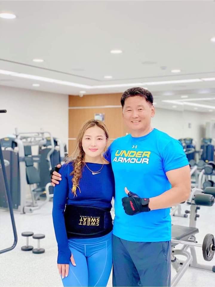 Сүнээгийн их багш нь юм уу😀