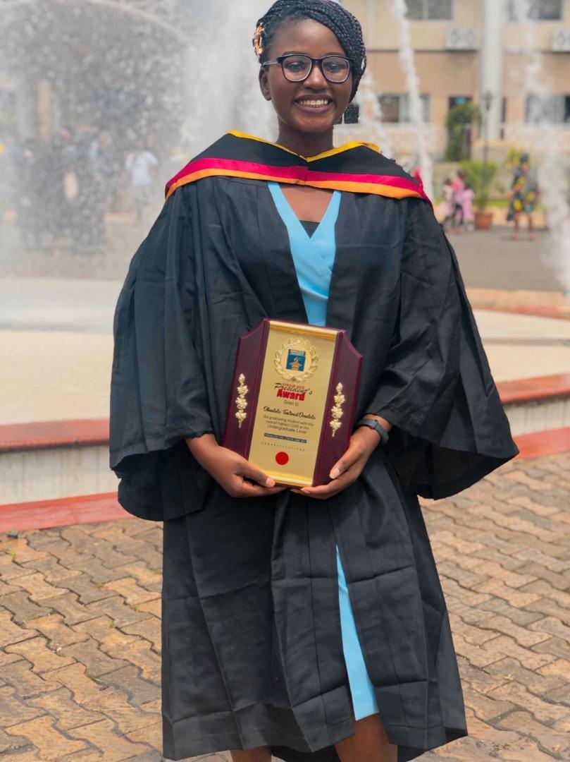 obenaengc's tweet photo. Babcock University Best Graduating Student Shows Off Awards

Omolola Okunlola graduated with a CGPA of 4.91 in Mass Communication (Public Relations and Advertising).

📷 Omolola Okunlola 

#damabhigist https://t.co/yHGoWwkW1o