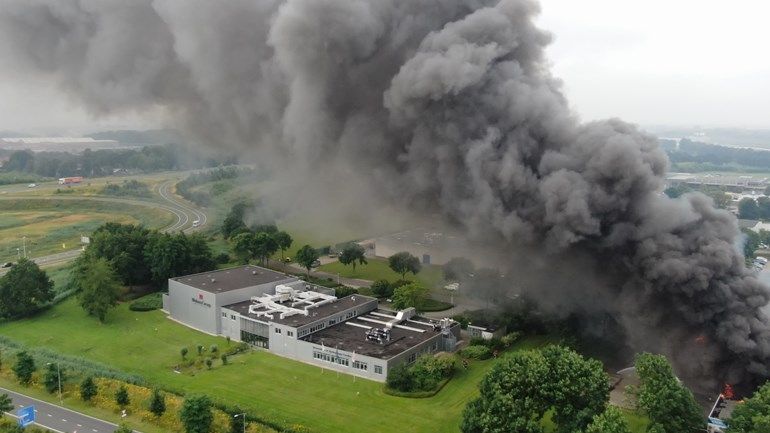 Grote brand industrieterrein Veendam