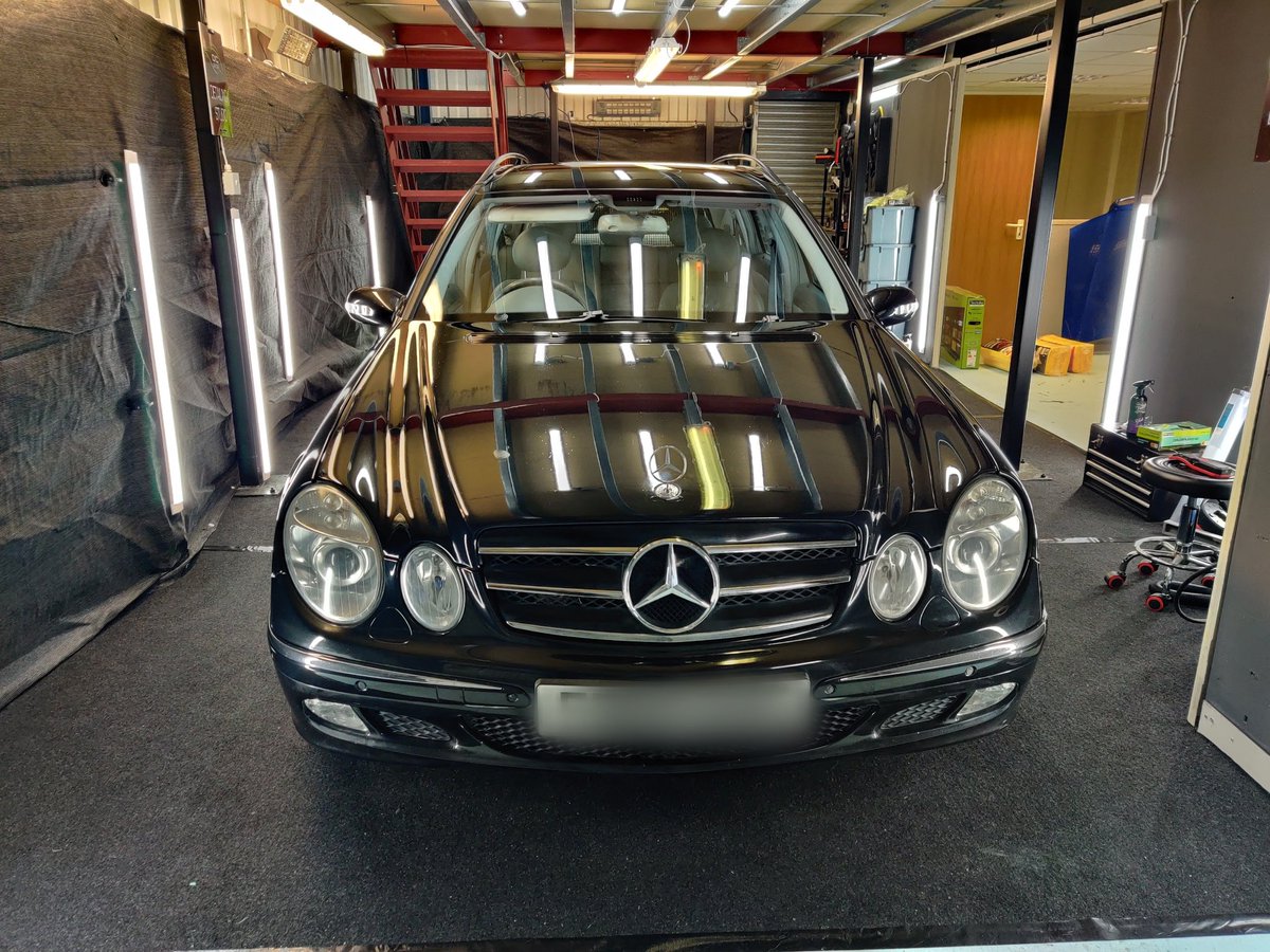 DCCarCare's tweet photo. This 2004 Eclass estate was in for a "please do what you can in a day".
#mercedes #eclass #enhancement #wetsanding #zivver #Autobead #pvd #surreydetailing #surreydetailer #wentworthdetailer #eghamdetailer #egham #wentworth #staines #surrey #detailer #detailing #gloss https://t.co/nF1gsJUC0y