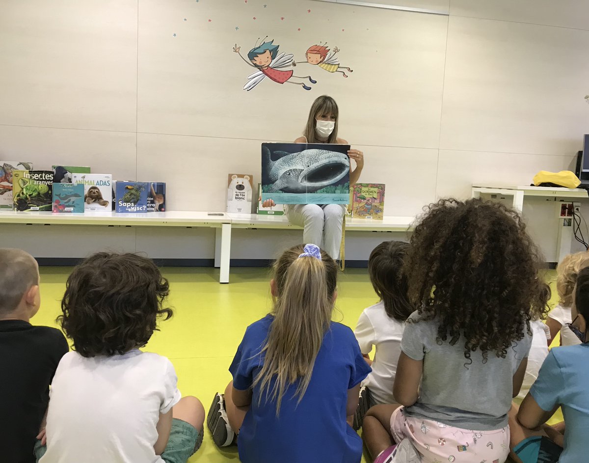 bmanresaab's tweet photo. Aquesta setmana hem explicat a les #visites #casaldestiu #lab0_6 📚😍
📖 “El gran llibre dels animals gegants" i "El petit llibre dels animals més petits"
📖 “1, 2, 3...¡Ya! : los récords deportivos de los animales”
📖 “No com tots”
#estiualabiblioteca #manresa #bibliotequesxbm https://t.co/qjh2dSHxfM
