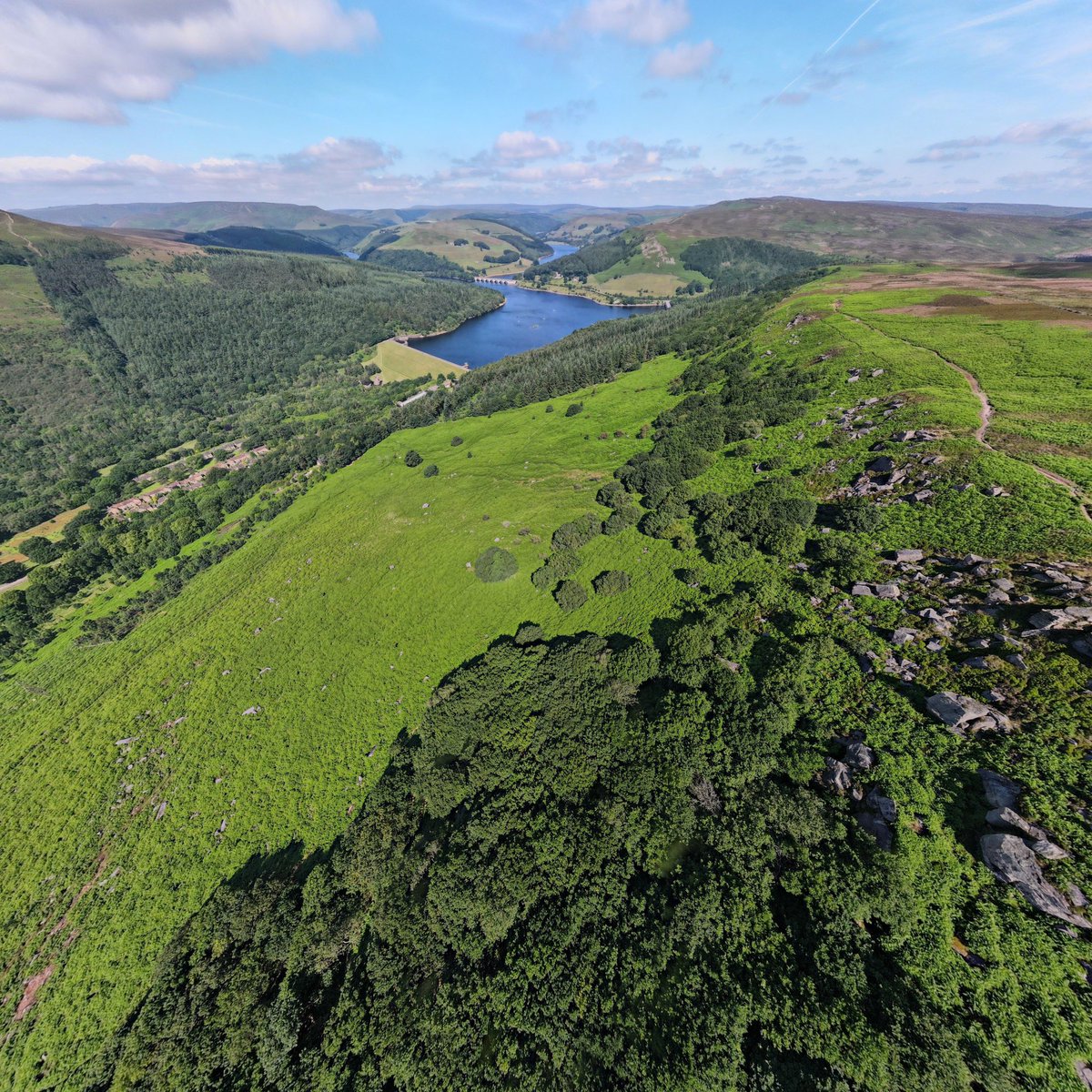 Another aerial view over Bamford Edge from yesterday #peakdistrict #bamfordedge #ladybower #drone