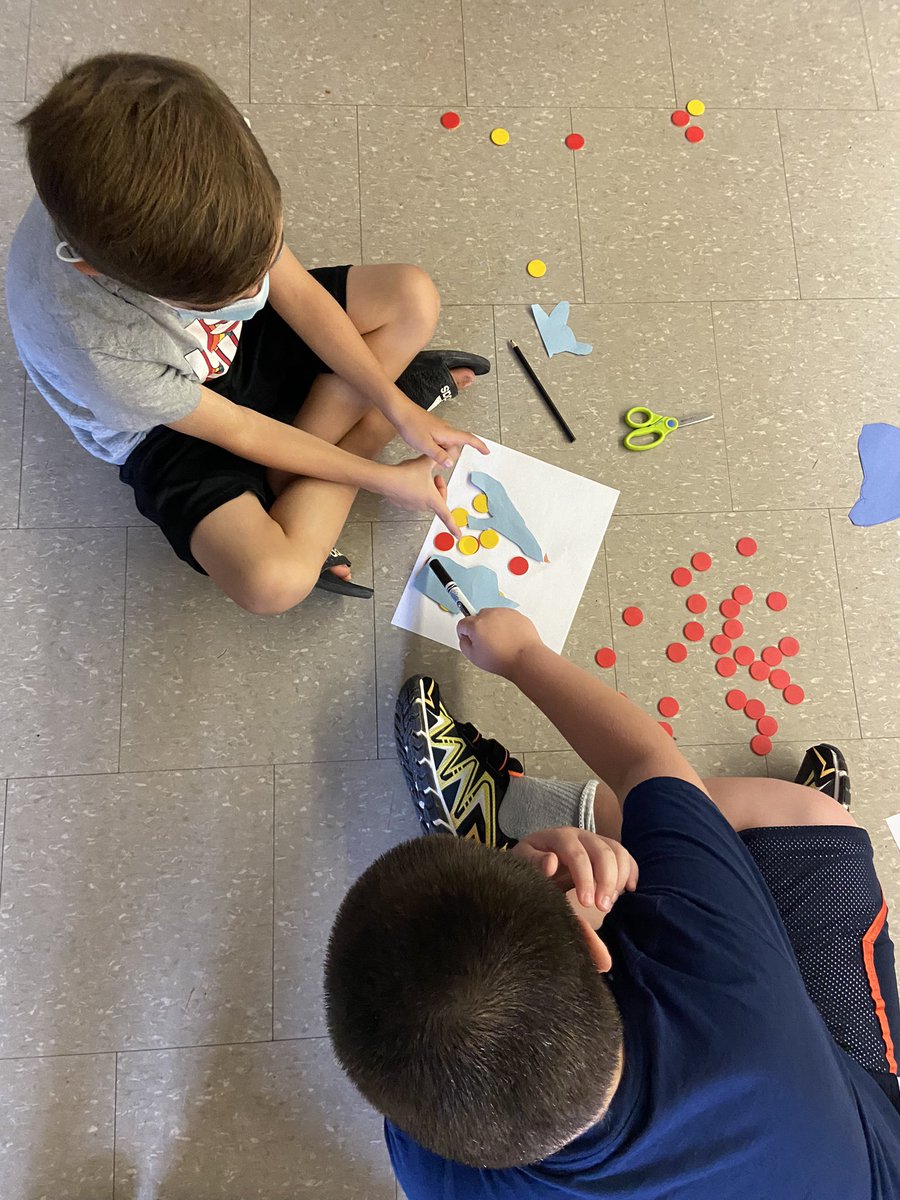 Having some excellent #mathtalk this morning in Grade 3! Started our day off with @SteveWyborney splats as a class and loved it so much we decided to make our own with our partners! #roboblocks @summerheateim