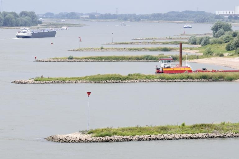 .#Hoogwater zorgt voor problemen voor #binnenvaart. Vanaf 16/07/2021 10.00h geldt voor het gehele complex #Weurt een meerdaagse #stremminig > bln.nl. <a href="/Rijkswaterstaat/">Rijkswaterstaat</a> gebruikt deze onverwachte stremming om zaken aan te pakken die anders voor hinder zouden zorgen.