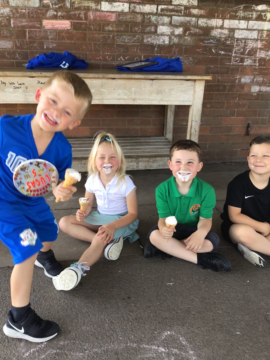 BrynHafodPrm's tweet photo. Some more lovely  ice cream pictures! 🍦🍨🍧✨ https://t.co/WPqPqKX6sk