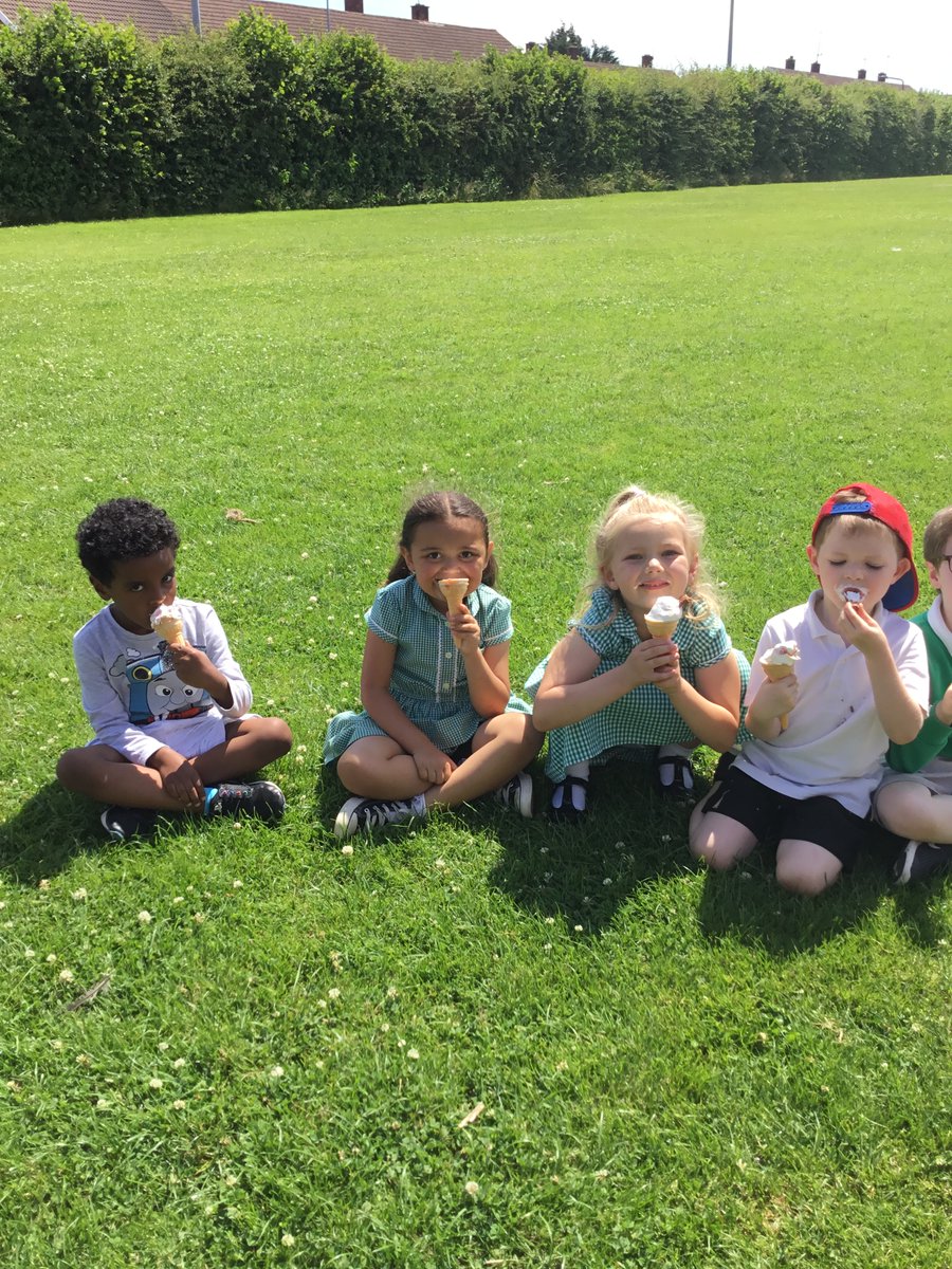 BrynHafodPrm's tweet photo. Some more lovely  ice cream pictures! 🍦🍨🍧✨ https://t.co/WPqPqKX6sk